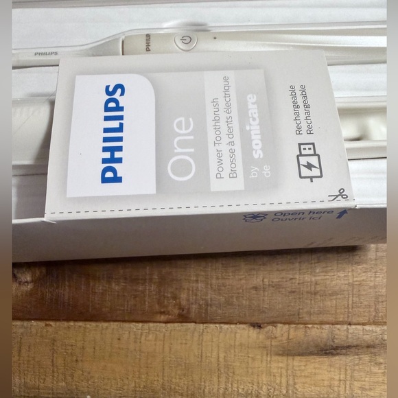 NEW!! Philips Sonicare One Power Rechargeable Toothbrush with Travel Case - Picture 3 of 4